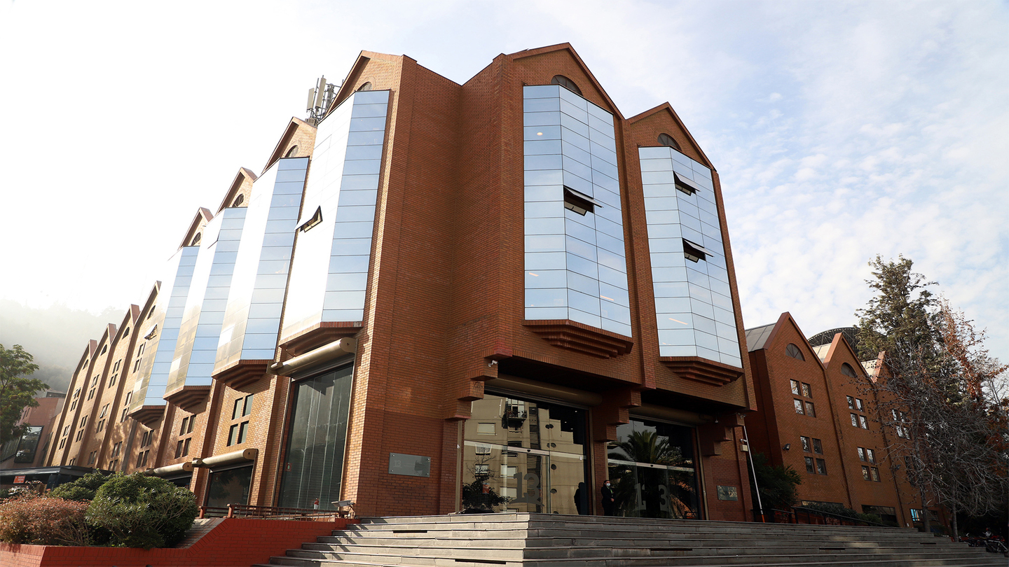 Canal 13 sought to unify storage, streamline management, and cut costs with Quantum’s solutions